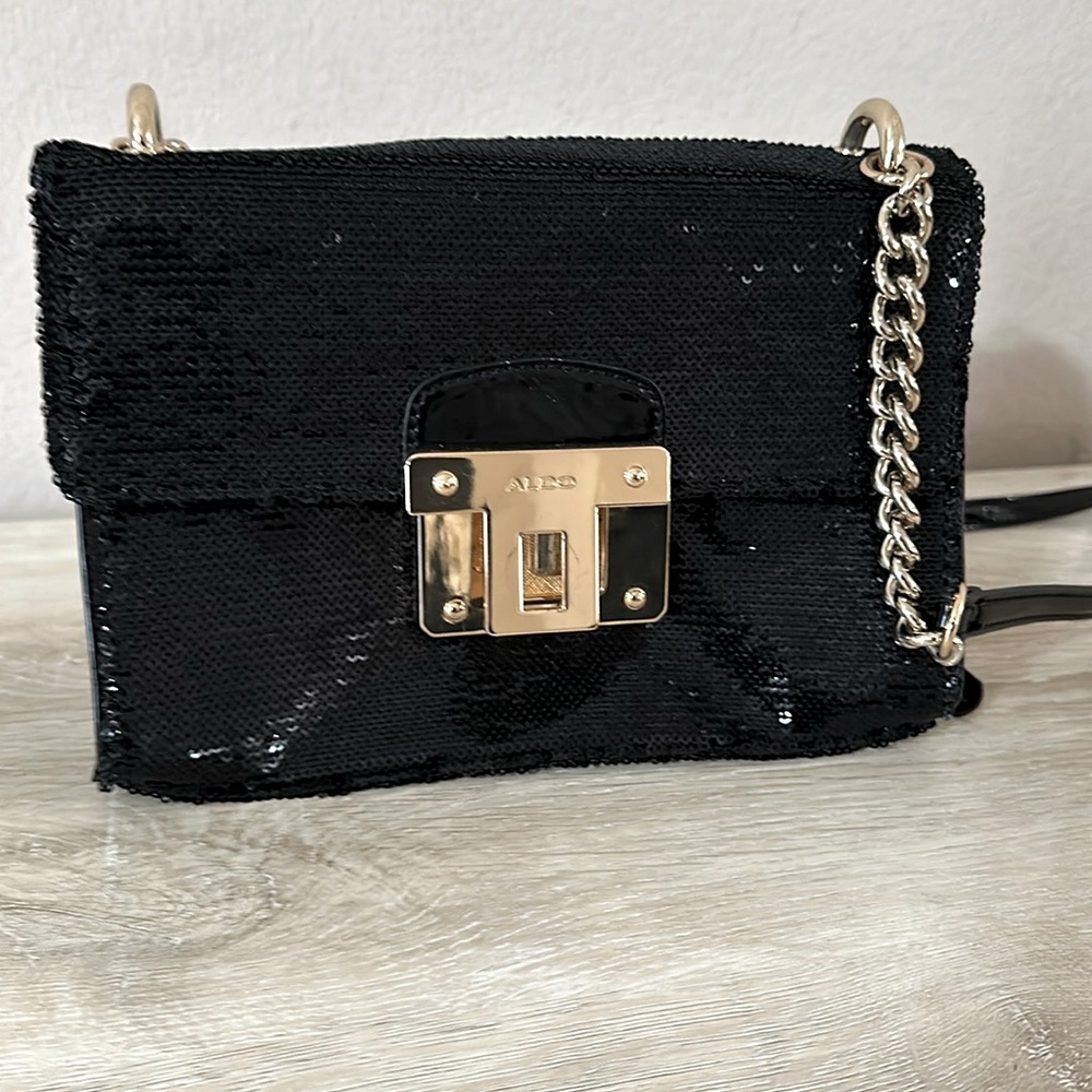 Aldo shoulder bag black with gold chain